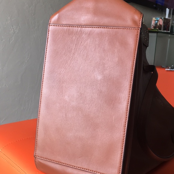 Vince Camuto tan shoulder bag - Picture 7 of 11